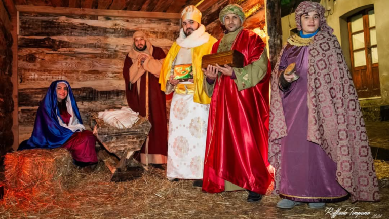 A Brognaturo la prima edizione del Presepe vivente che ha unito generazioni diverse e illuminato un intero paese – FOTO