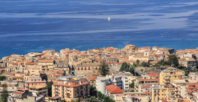 Tropea, i residenti nella Ztl ottengono la deroga dopo le proteste: annullato e riscritto il dispositivo traffico