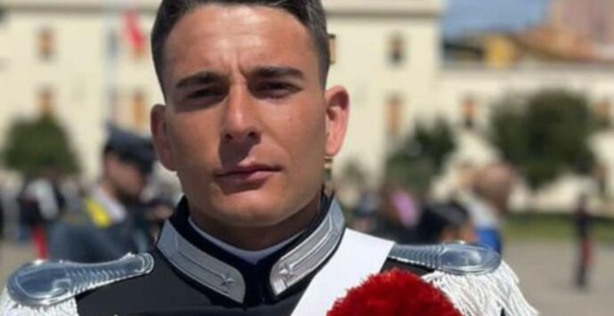 Daniele vive, la mamma del carabiniere di Serra morto in un incidente fonda un’associazione in suo ricordo: «Così aiutiamo i più giovani»