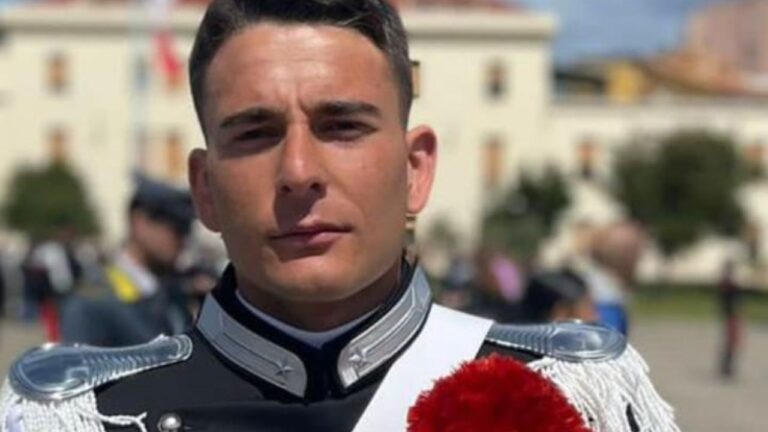 Daniele vive, la mamma del carabiniere di Serra morto in un incidente fonda un’associazione in suo ricordo: «Così aiutiamo i più giovani»