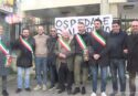 Manifestazione in difesa dell’ospedale di Serra, la metà dei sindaci vibonesi (25) si schiera con Barillaro ma solo 13 si presentano a Vibo per il sit-in