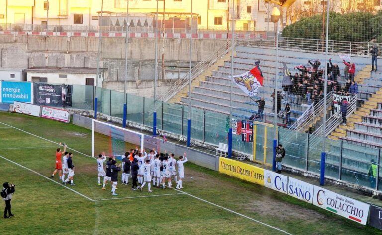 Serie D, una straripante Vibonese ritrova la vittoria contro Nissa: al Luigi Razza finisce 4-0