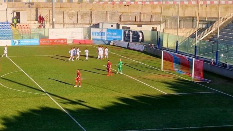 La Vibonese torna a sorridere, al Luigi Razza battuto 2-0 il Locri: per i rossoblù doppietta di Alagna