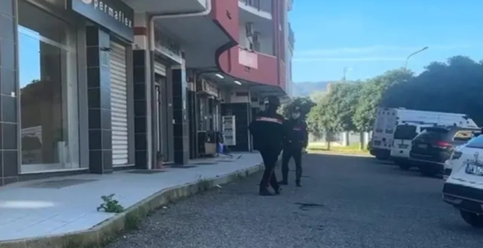 Miracolo in Calabria: bambina di 4 anni cade dal secondo piano, non si fa nulla e comincia a cercare la mamma