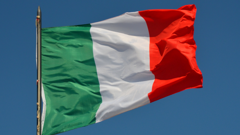 Il Tricolore compie 228 anni, la sezione vibonese dell’Unione insigniti al merito della Repubblica presenta il programma di iniziative per il 2025