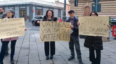 Calderoli a Vibo per l’Autonomia differenziata fugge dalle domande, Città Attiva: «La Calabria che alza la testa fa paura»