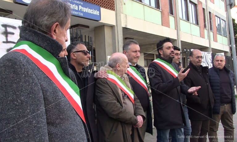 Sit-in dei sindaci all’Asp, Giancotti (Pd): «Forza Italia protesta contro se stessa? Inutile sfilata politica»