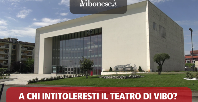 A chi intitolereste il teatro di Vibo? Abbiamo portato il nostro sondaggio in strada, ecco le risposte. Intanto continuate a votare – VIDEO