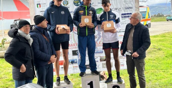 Nel Vibonese l’unica pista di atletica è… la strada, il presidente della società sportiva Conoscere Jonadi: «Una vergogna»