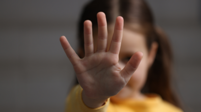 Maltrattamenti ai bimbi dell’asilo di San Costantino Calabro, dopo 12 anni condannate due maestre