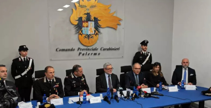 Blitz storico contro la mafia, 180 arresti: di nuovo in carcere boss che stavano ricostruendo la Cupola