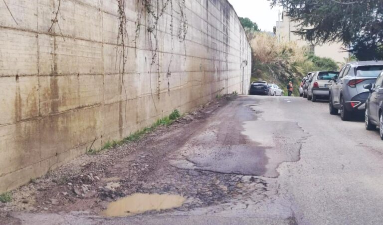 Stazione Vibo-Pizzo continuano i disagi, Lo Bianco: «Strada piena di buche e degrado, basta immobilismo»