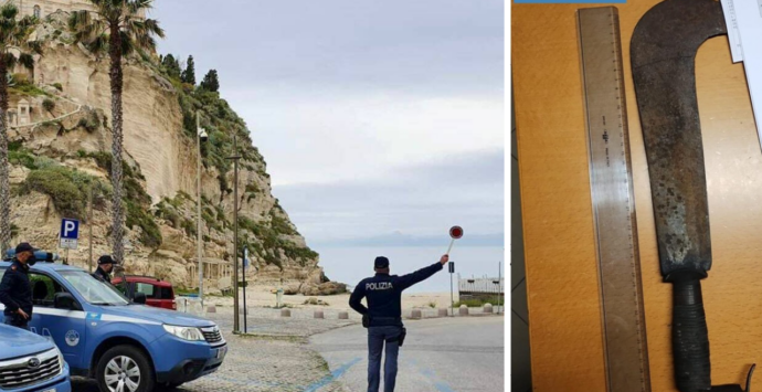 Tropea, fermato dalla polizia con una roncola di 41 centimetri nel cofano dell’auto: denunciato
