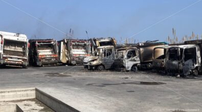 Camion dei rifiuti incendiati a Tropea, la Cgil Area Vasta: «Gravissimo, si faccia luce su quanto accaduto»