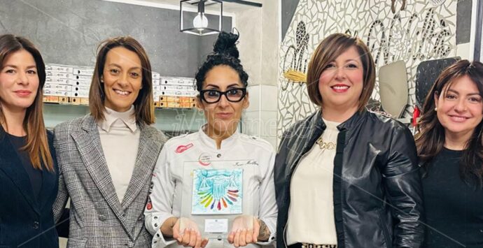 Il Comitato Pari Opportunità premia la pizzaiola Irene Malfarà, «simbolo di forza, determinazione e passione»