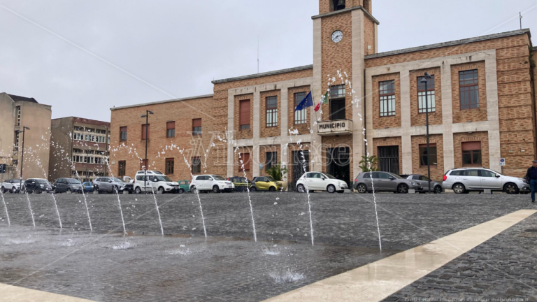 La nuova piazza Municipio non piace a 8 vibonesi su 10: i risultati del nostro sondaggio – VIDEO