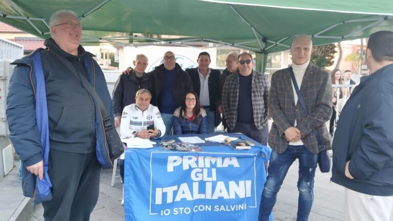 Rottamazione debiti e pace fiscale, a Vibo la raccolta firme con i gazebo della Lega. De Pinto: «Grande partecipazione»