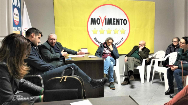 Il M5s vibonese fa il punto in vista della manifestazione nazionale contro il riarmo e sull’imminente campagna elettorale