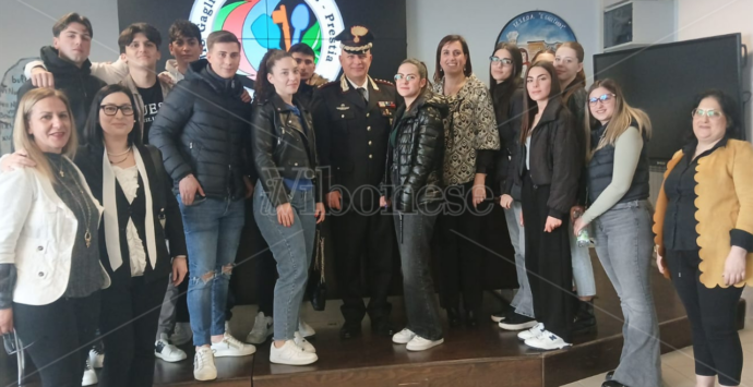 Sicurezza e legalità, lectio magistralis del colonnello Luca Toti nell’aula magna del Professionale di Vibo