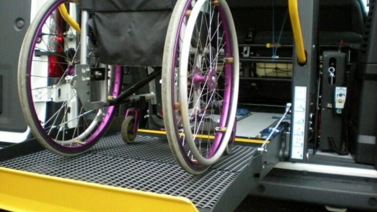 Tropea: riaperte le domande di rimborso spese del servizio di trasporto scolastico per gli alunni con disabilità. Ecco modalità e scadenze