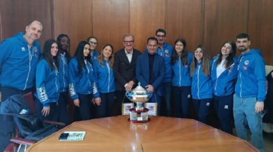 Volley, le atlete del Panificio Pesce Todosport e la loro Coppa Calabria accolte a palazzo Razza