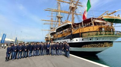 La nave più bella del mondo è in Calabria: l’Amerigo Vespucci approda a Crotone