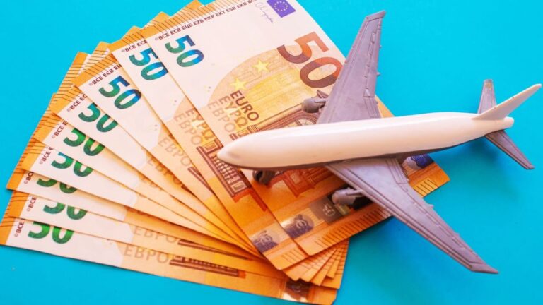 Pasqua “salata” per i calabresi che decidono di volare verso casa: un biglietto andata e ritorno arriva a costare anche 728 euro