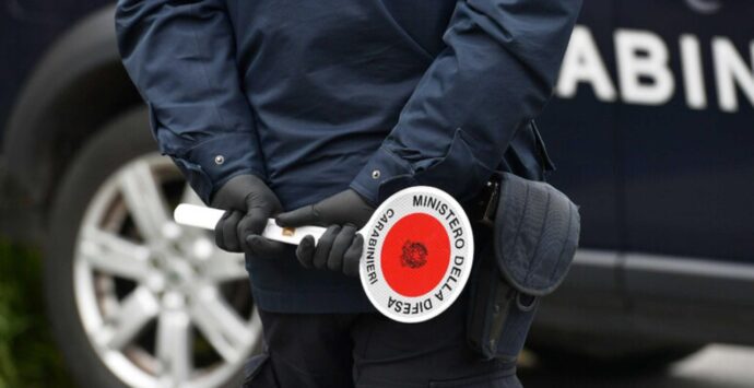 Nel Vibonese c’è un uomo a caccia di minori: fonti dei carabinieri confermano indagini su due episodi a Nicotera e Rombiolo