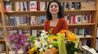 Tropea, la piccola (e fenomenale) libreria di Chiara Condò compie 10 anni: «Mai pentita di essere tornata a casa»