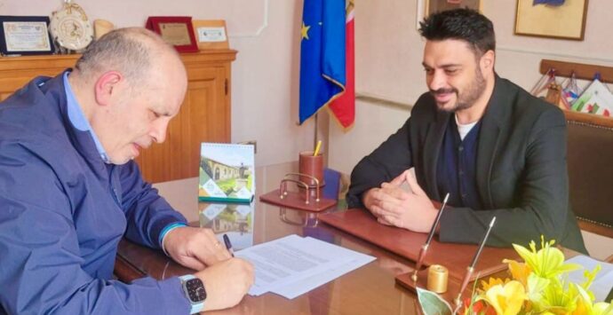 A Serra San Bruno arriva il sevizio a domicilio dei farmaci, il sindaco Barillari: «Strumento innovativo per tutelare i più fragili»