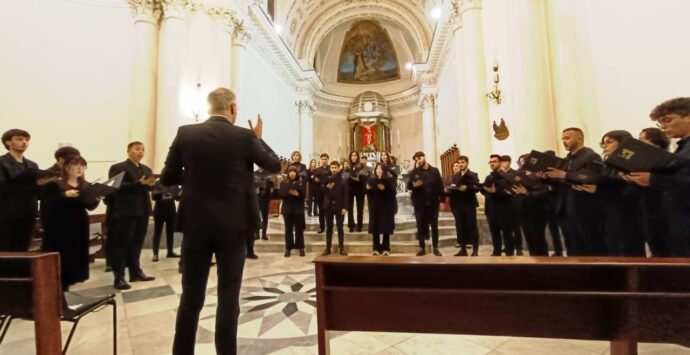 Domani il coro polifonico del conservatorio Torrefranca per l’ultimo appuntamento del progetto Crux Gloria, in preparazione alla Pasqua