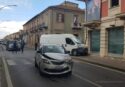 Incidente a Mileto, scontro tra un furgone e un’auto lungo la statale 18