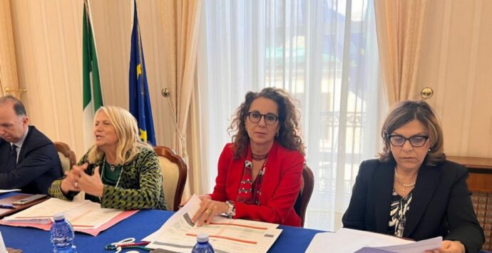 Da beni confiscati alla ‘Ndrangheta a centri per le vittime di violenza: vertice operativo in Prefettura a Vibo alla presenza dei sindaci