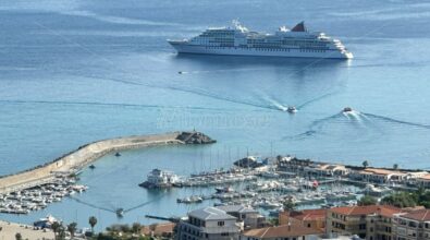 Tropea accoglie la nave da crociera Ms Europa: la Costa degli Dei ormai tappa fissa delle imbarcazioni più lussuose