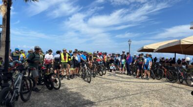  “Onda Calabra” è uno tsunami di sport: grande partecipazione alla pedalata cicloturistica lungo la Costa degli Dei