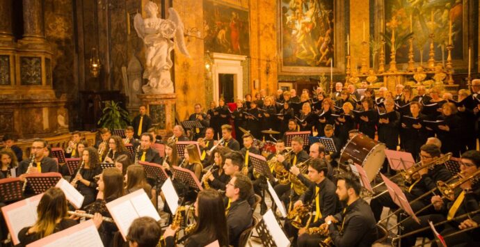 Verso la Pasqua, la chiesa del Carmine di Filadelfia pronta a ospitare il concerto dell’orchestra di fiati “Gemelli”