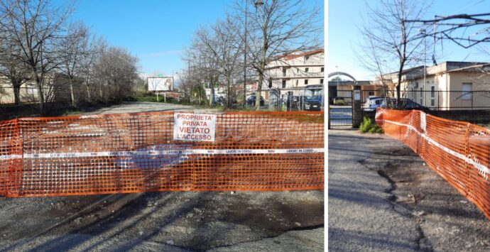 «E ora dove parcheggio?», l’area davanti al poliambulatorio Moderata Durant si riscopre proprietà privata e piazzare l’auto diventa un’impresa