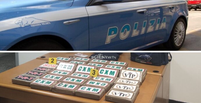 Nascondeva 40 chili di cocaina in un vano segreto del suo furgone: per recupere tutti i panetti sono serviti i vigili del fuoco