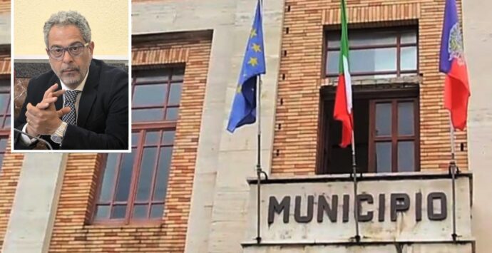Comune di Vibo, parla Talarico: «Nessuna incompatibilità, resto al mio posto e vi spiego perché»