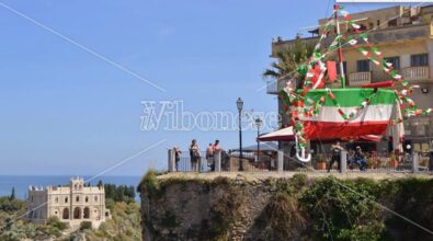 Tropea si prepara alla seconda ondata di turisti e alla festa più attesa dell’anno: “I Tri da Cruci”. Nuovo dispositivo traffico fino al 4 maggio